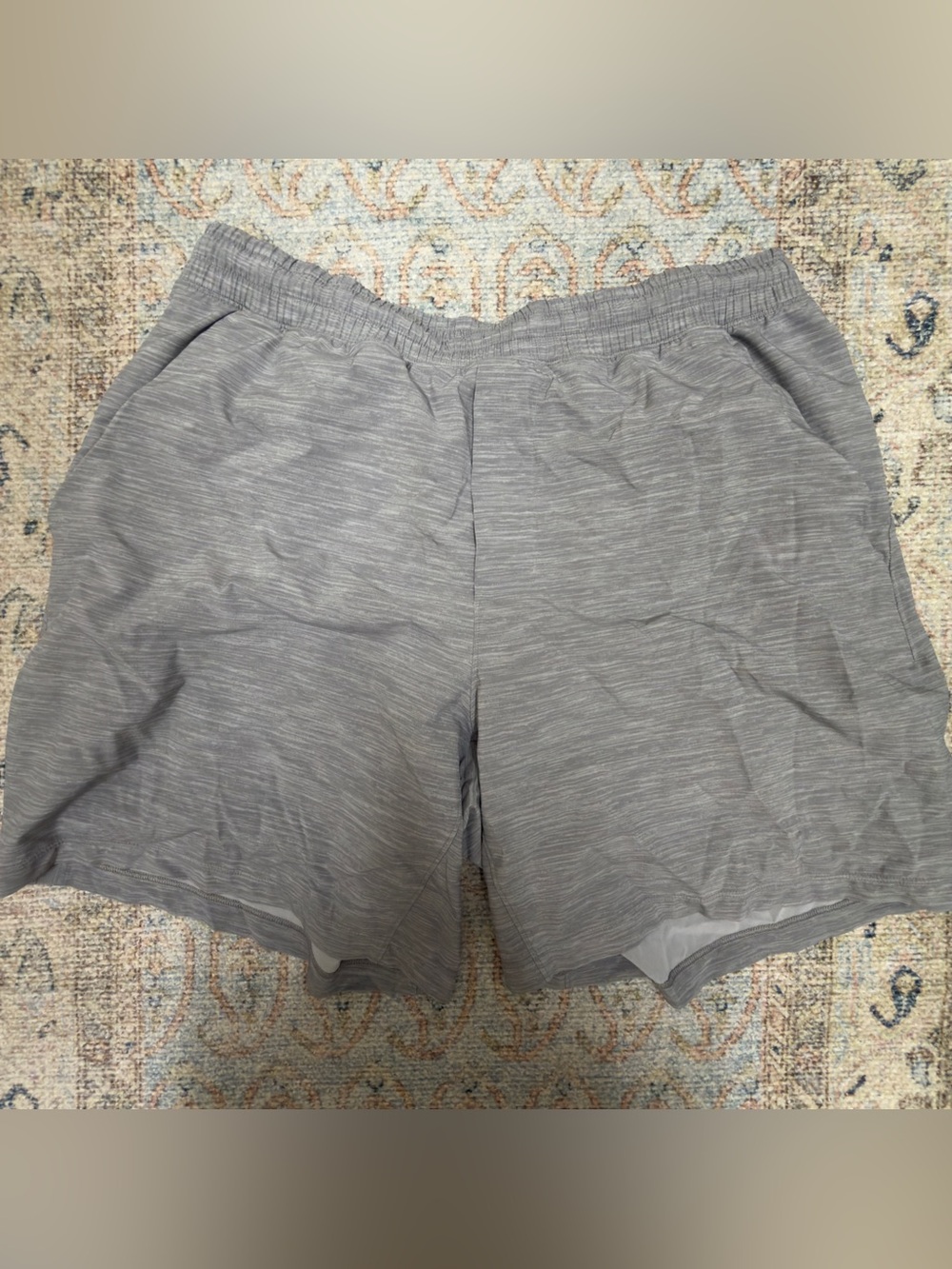 lululemon athletica Men's Heathered Gray Athletic Shorts 7 inch inseam Large